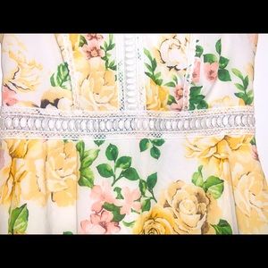 Disney collection, princess bell sundress size Medium, great condition no tears!